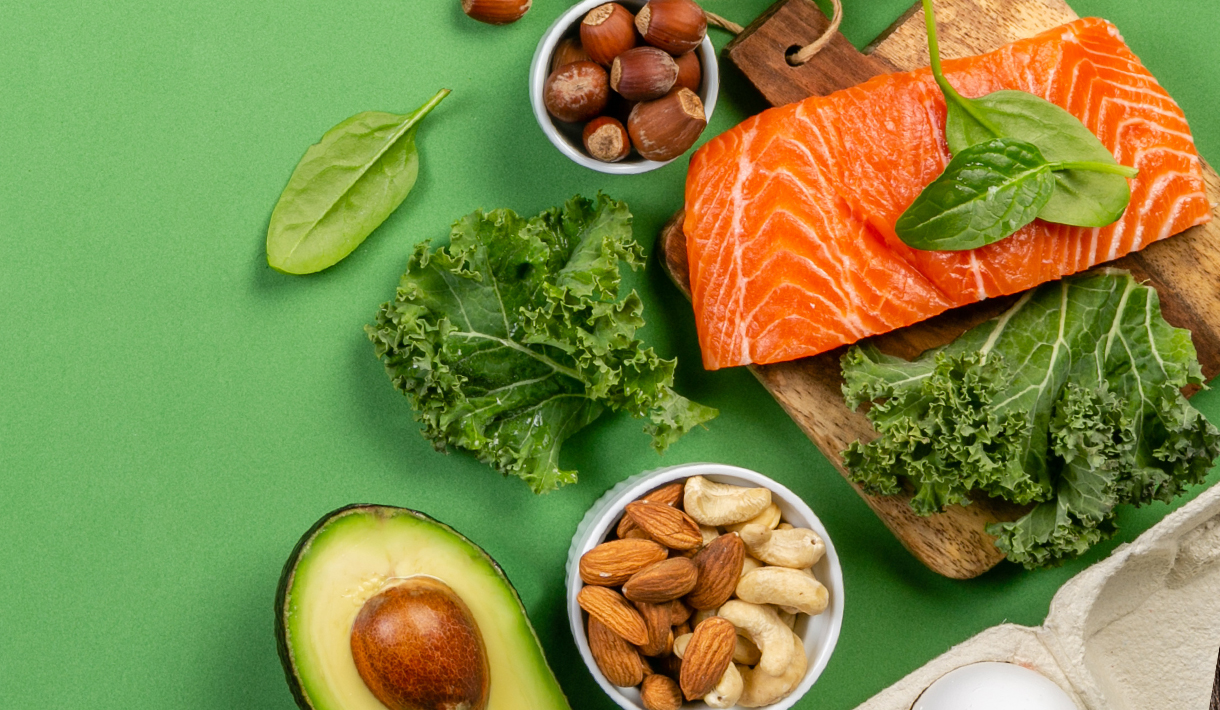 healthy food : avocado, salmon, spinach, etc.